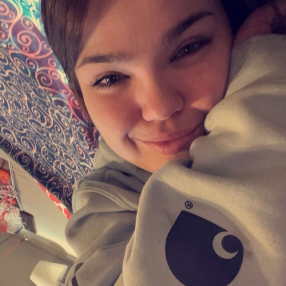 Meet your Posher, Dakota